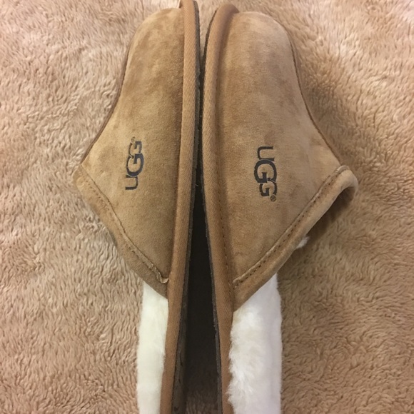 Ugg - Picture 4 of 7